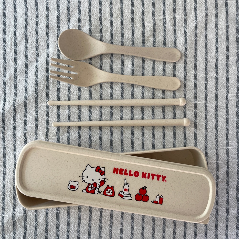 Hello Kitty 4pc cutlery set in a carrying case